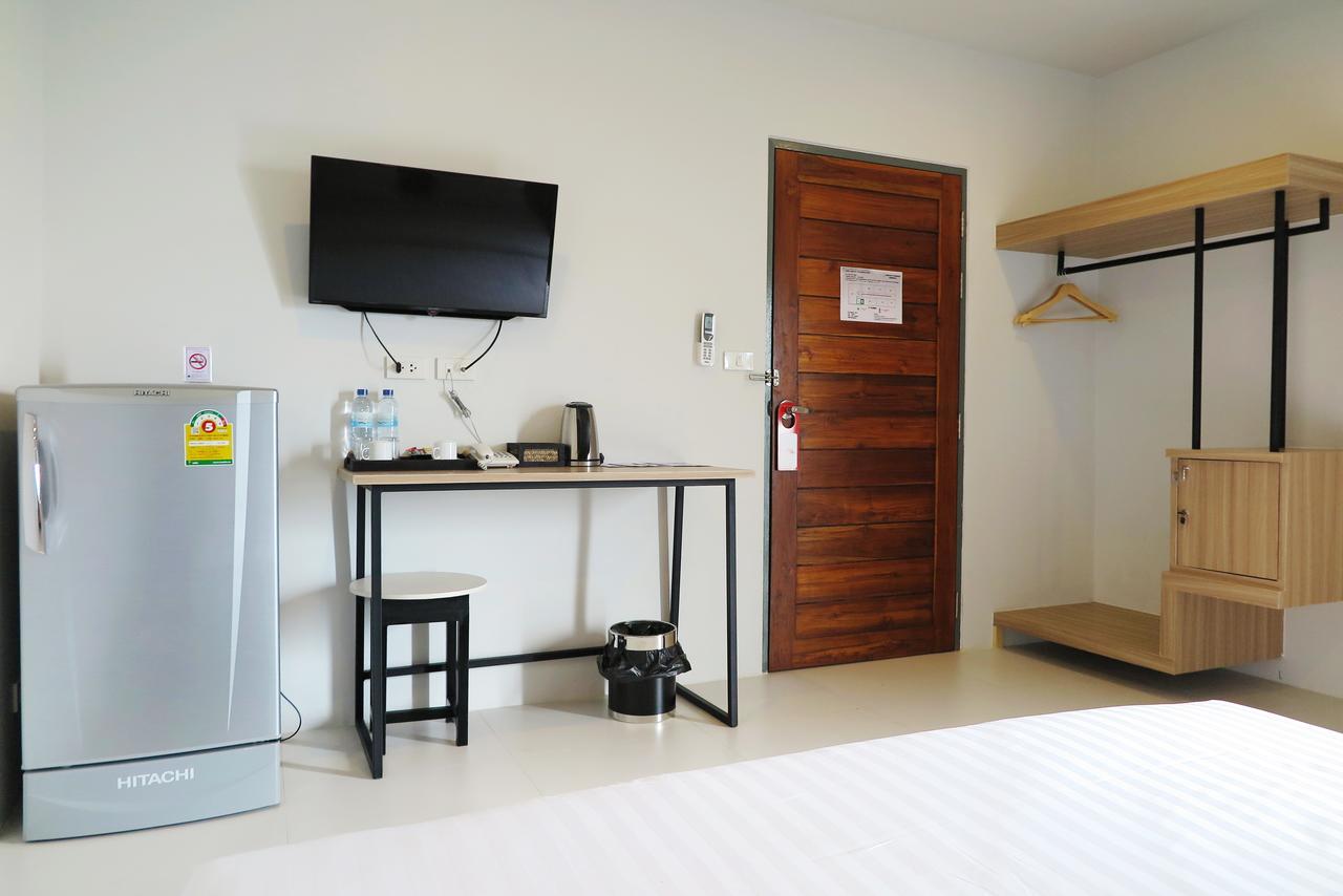 Phuket Marine Poshtel - Sha Plus Chalong Eksteriør billede